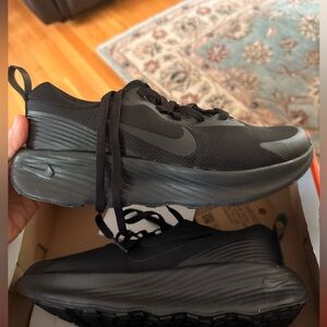 Nike Promina Triple Black 9W NWT